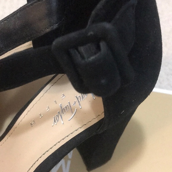 Lord and Taylor 424 Fifth heels black suede - Picture 6 of 6